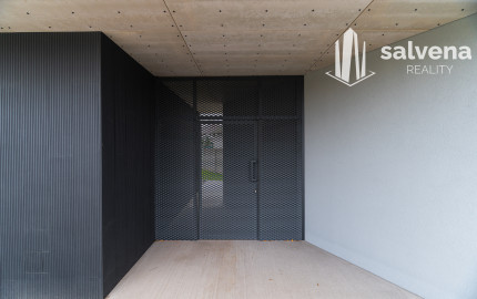 Reprezentatívny komerčný objekt pre firmu či ambulanciu