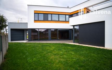 Reprezentatívny komerčný objekt pre firmu či ambulanciu