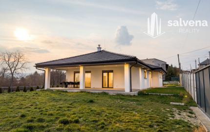 ÚŽASNÝ 4-IZBOVÝ BUNGALOV,  KTORÝ MÁ VŠETKO, ČO  HĽADÁTE