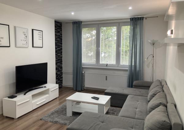 Zrekonštruovaný 2-izbový byt na prenájom v tichej lokalite