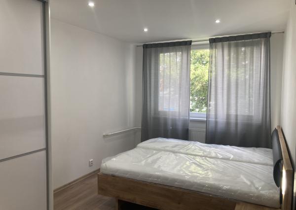 Zrekonštruovaný 2-izbový byt na prenájom v tichej lokalite