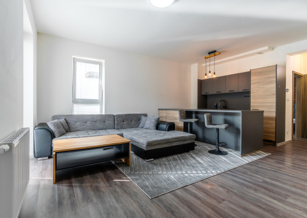 PRENAJATÉ Zariadený 2-i byt v novostavbe s balkónom – Trnkov