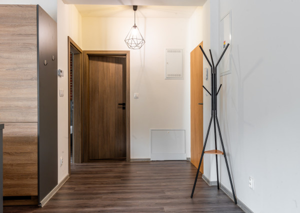 PRENAJATÉ Zariadený 2-i byt v novostavbe s balkónom – Trnkov