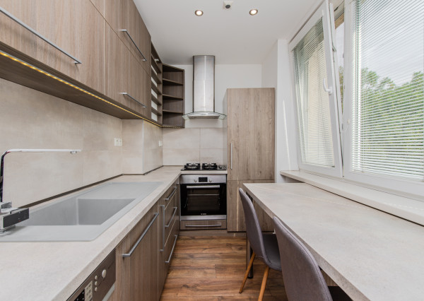 PRENAJATÉ Zariadený 3-izbový byt s loggiou – , Sídlisko II