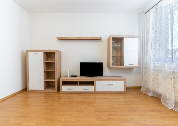 PRENAJATÉ Zariadený 3-izbový byt s loggiou – Sabinov