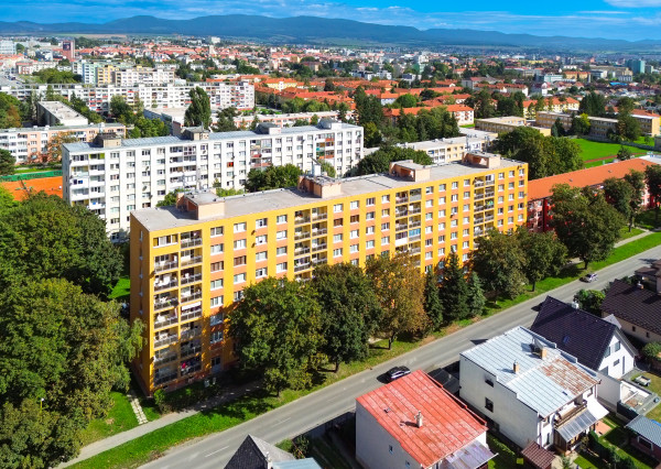 PRENAJATÉ Zariadený 2-izbový byt s lodžiou – Sídlisko II