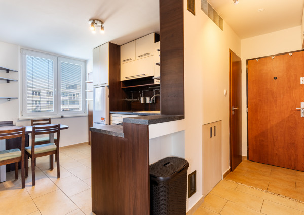 PRENAJATÉ Zariadený 2-izbový byt s lodžiou – Sídlisko II