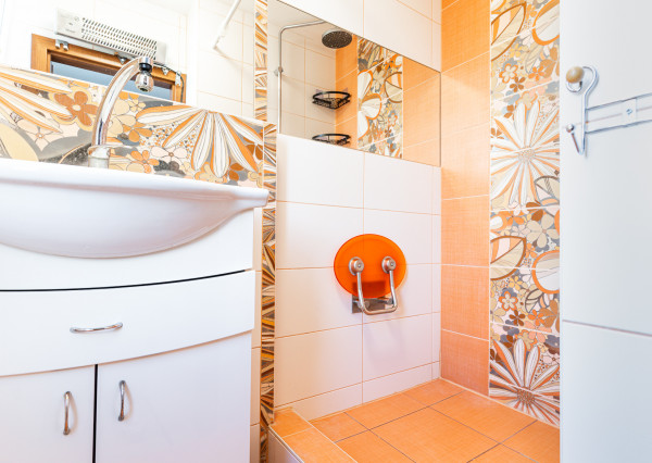 PRENAJATÉ Zariadený 2-izbový byt s lodžiou – Sídlisko II