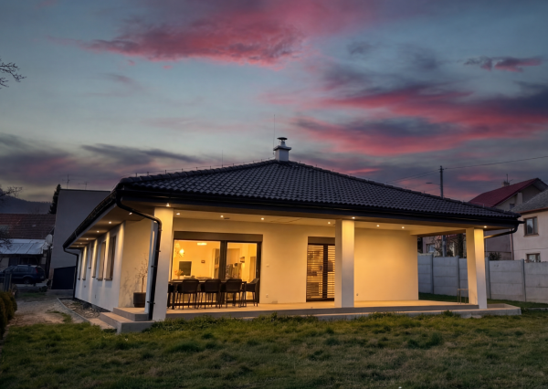 ÚŽASNÝ 4-IZBOVÝ BUNGALOV,  KTORÝ MÁ VŠETKO, ČO  HĽADÁTE