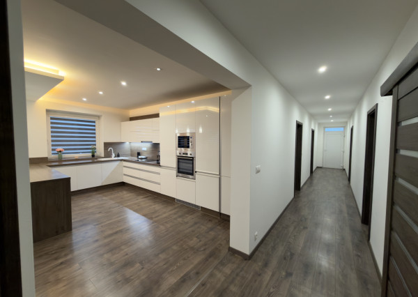 ÚŽASNÝ 4-IZBOVÝ BUNGALOV,  KTORÝ MÁ VŠETKO, ČO  HĽADÁTE