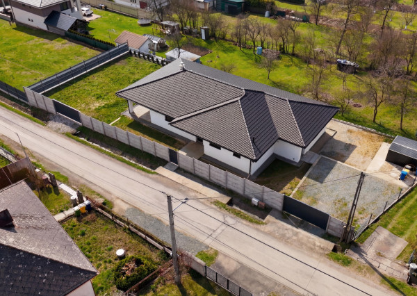 ÚŽASNÝ 4-IZBOVÝ BUNGALOV,  KTORÝ MÁ VŠETKO, ČO  HĽADÁTE